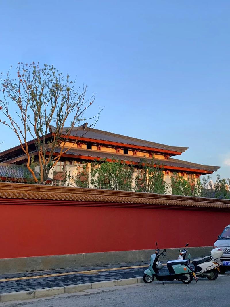 属于南阳的故宫红，红墙光影这样拍才更绝